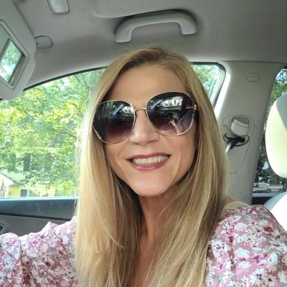 Meet your Posher, Jennifer